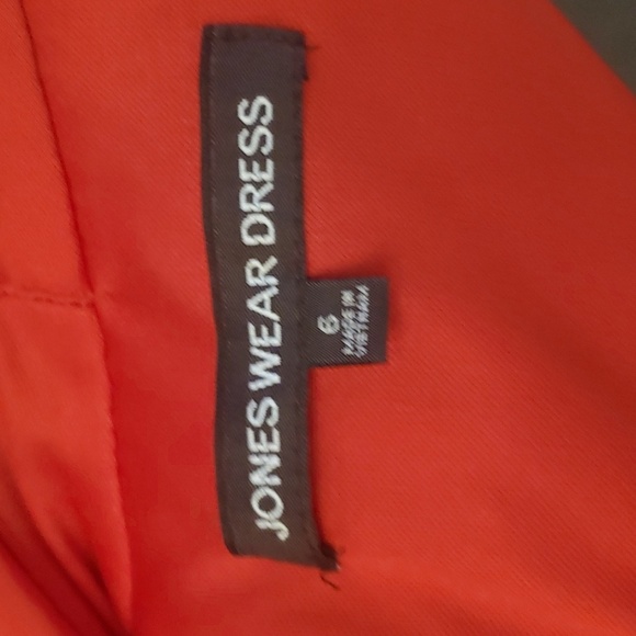 JONES WEAR BEAUTIFUL RED DRESS.SIZE 6 - Picture 3 of 3